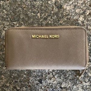 Michael Kors Wallet/Wristlet